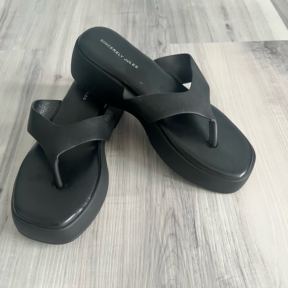 Sincerely Jules Happiness Black Sandals size 9M NWOB